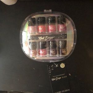 The color workshop 10 piece nail dryer